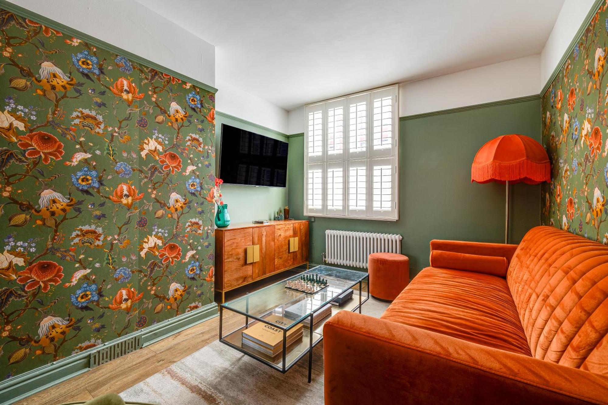 Insta-worthy Loft On Historic Rows, Sleeps 4 & Free Parking