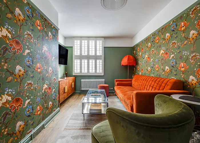 Insta-Worthy Loft On Historic Chester Rows, Sleeps 4 & Free Parking