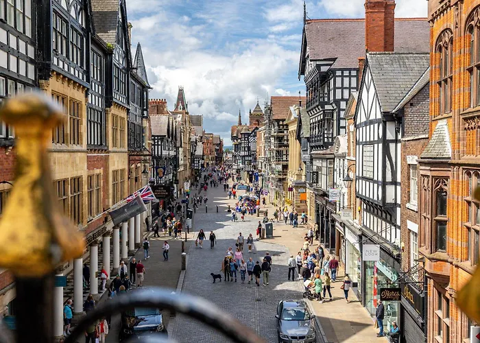 Insta-Worthy Loft On Historic Chester Rows, Sleeps 4 & Free Parking