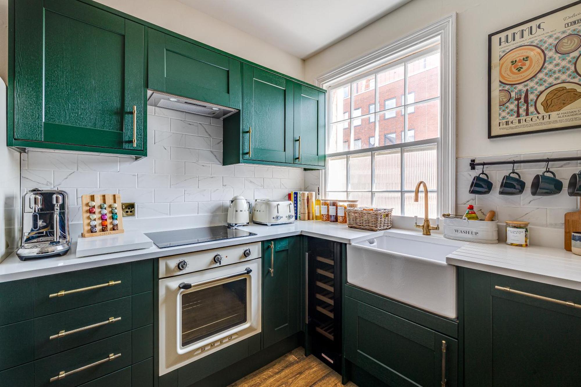 Insta-worthy Loft On Historic Rows, Sleeps 4 & Free Parking Chester