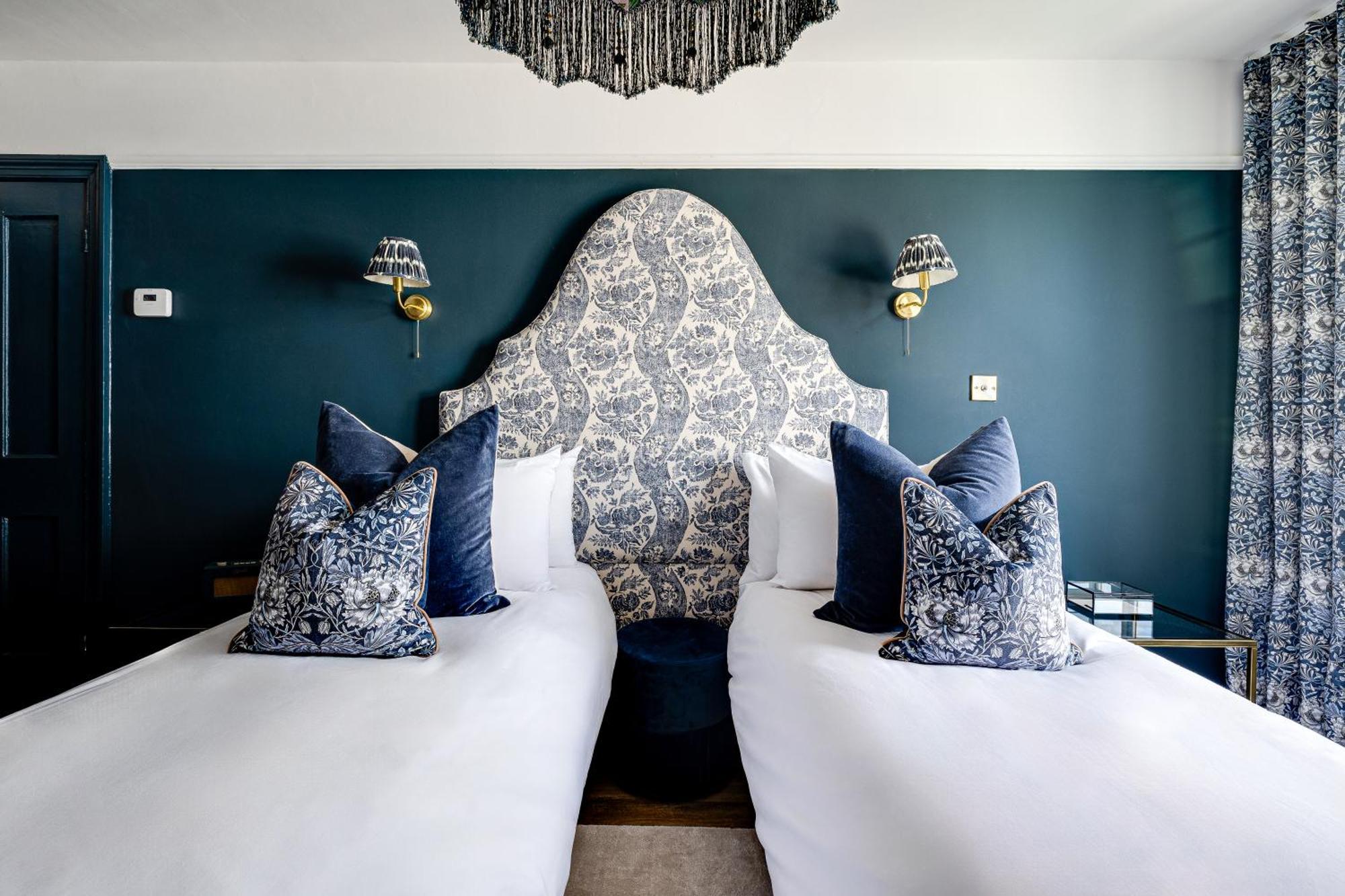 Insta-worthy Loft On Historic Rows, Sleeps 4 & Free Parking