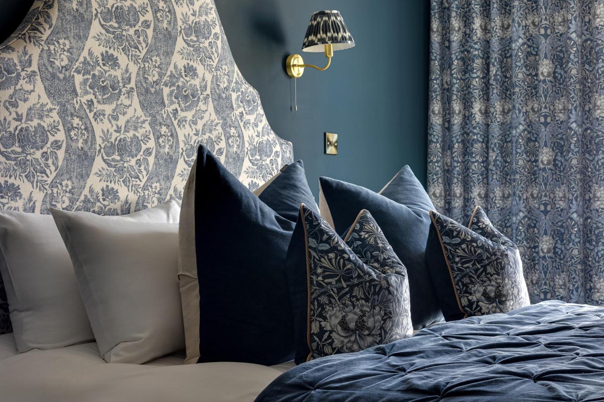Insta-worthy Loft On Historic Rows, Sleeps 4 & Free Parking