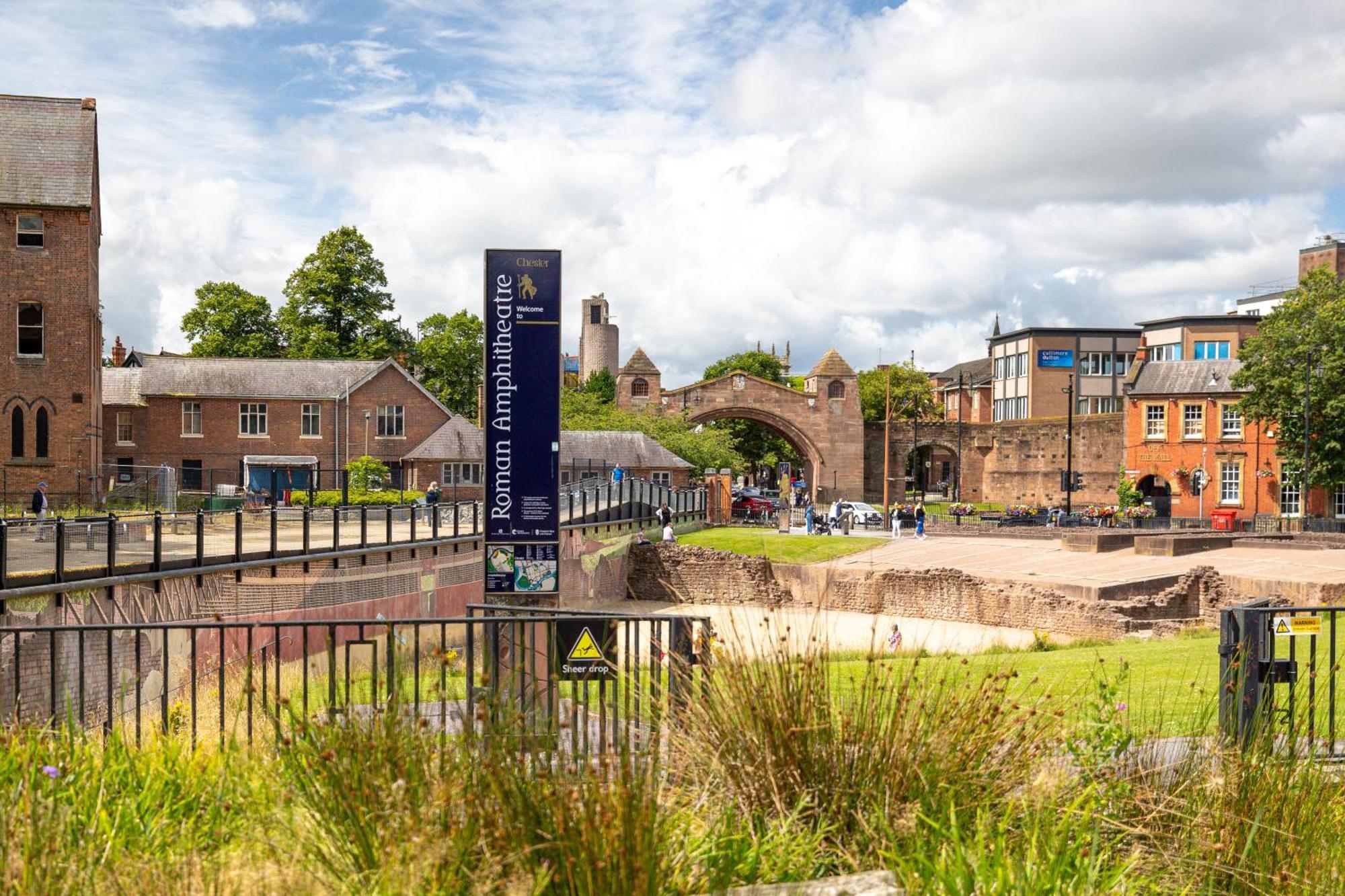 Apartment Insta-worthy Loft On Historic Rows, Sleeps 4 & Free Parking Chester